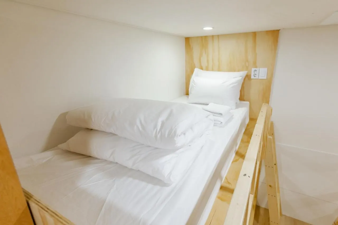 Step Inn Myeongdong 1 Seul Albergue