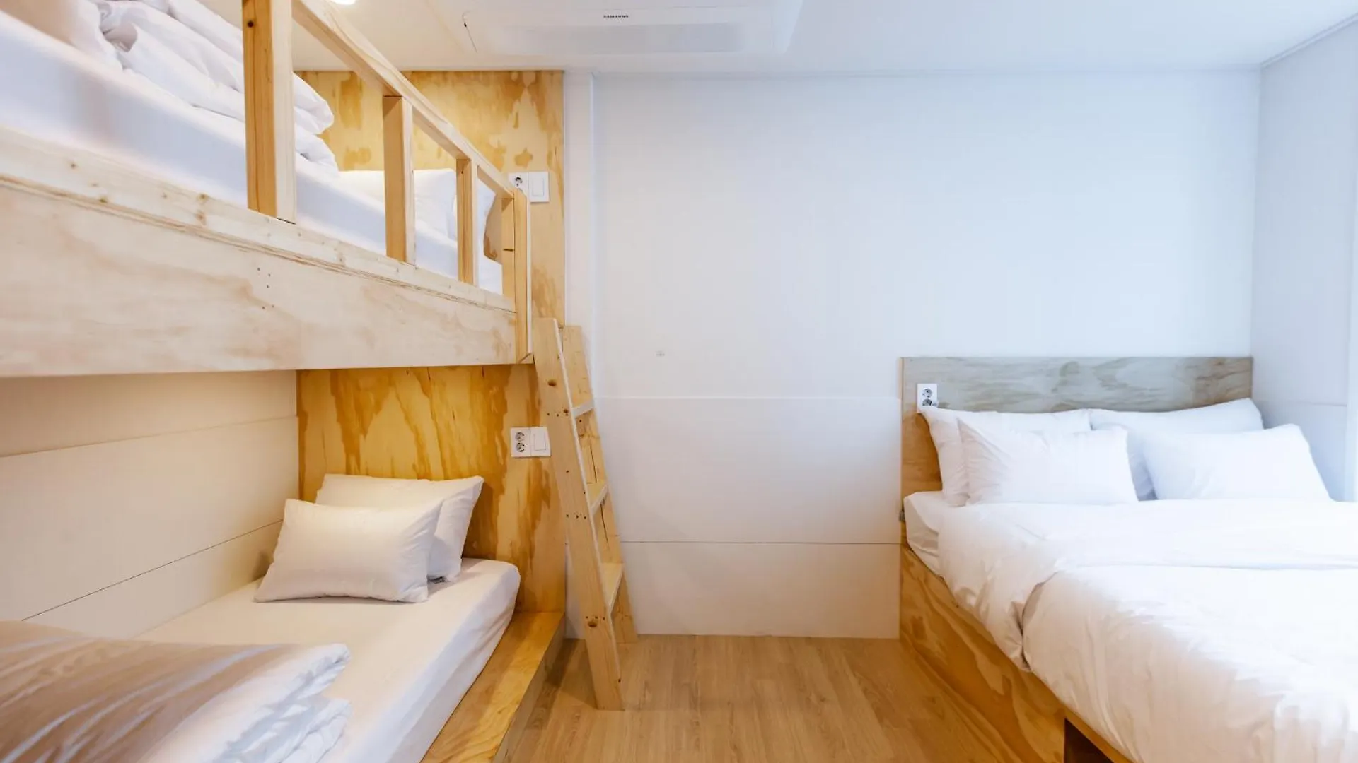 Hostel Step Inn Myeongdong 1 Seoul South Korea